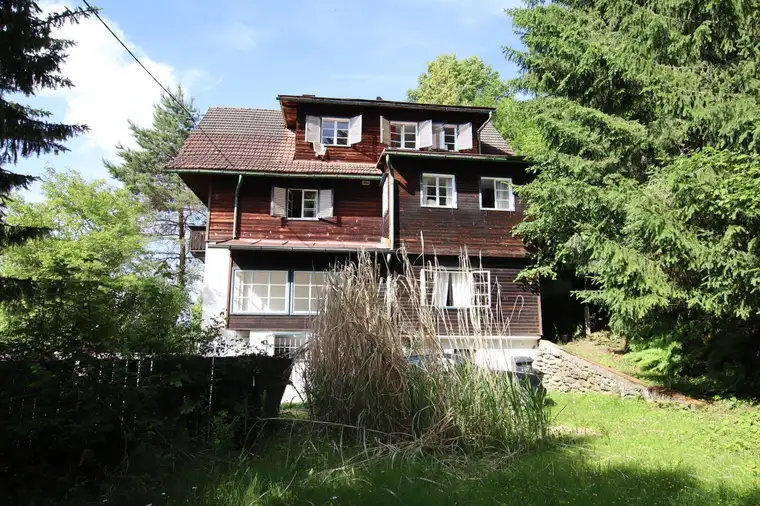 Älteres 200m² Wohnhaus am Waldrand mit 3.528m² Grundstück in Klagenfurt - Quellenstraße