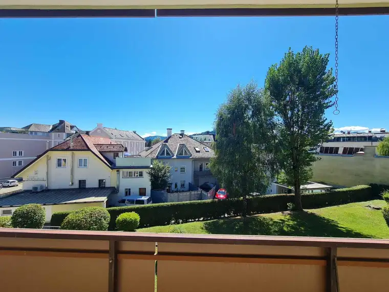 Tolle 4-Zimmer-Wohnung in Toplage von Feldkirchen – mit Loggia und eigener Garage