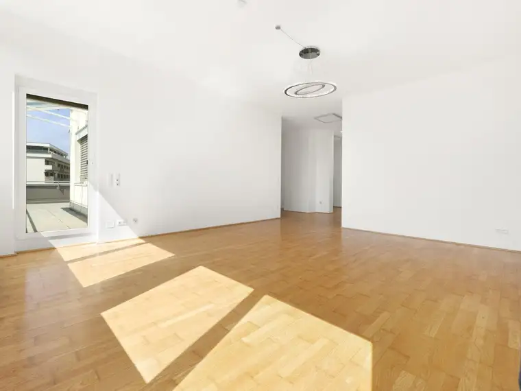 Traumhafte und junge 4 Zimmer 110m² Terrassenwohnung plus 2 Tiefgaragenplätze - Stadtwohnung - Hans-Sachs-Straße