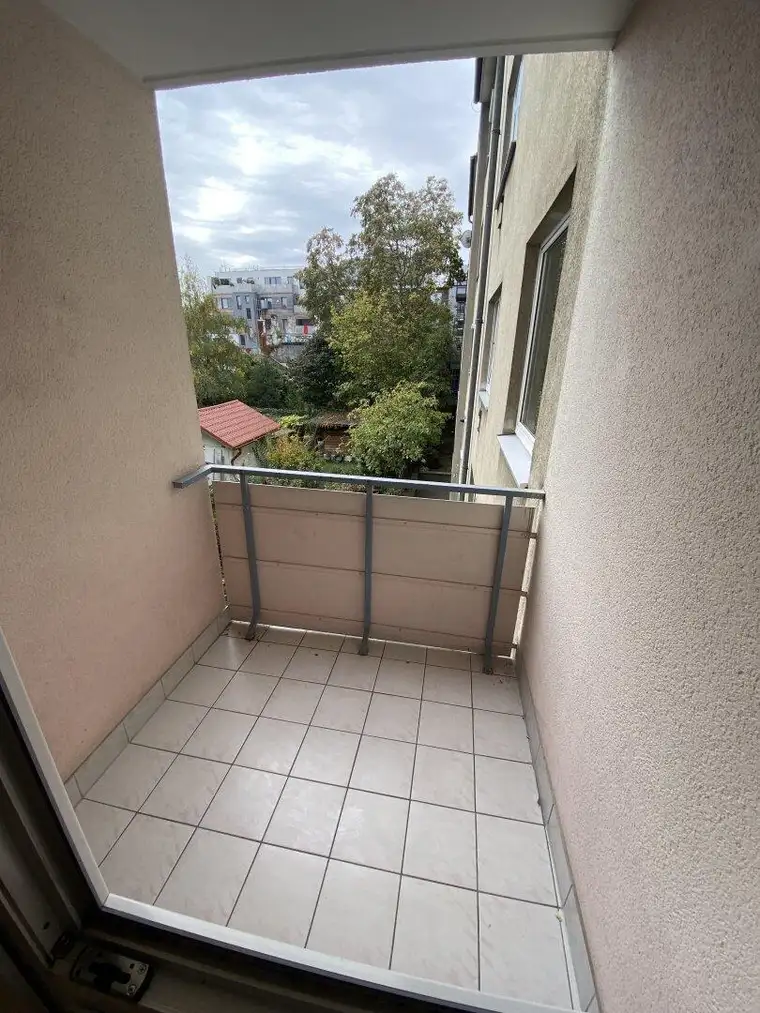 Gepflegte 2 Zimmer Wohnung mit Balkon