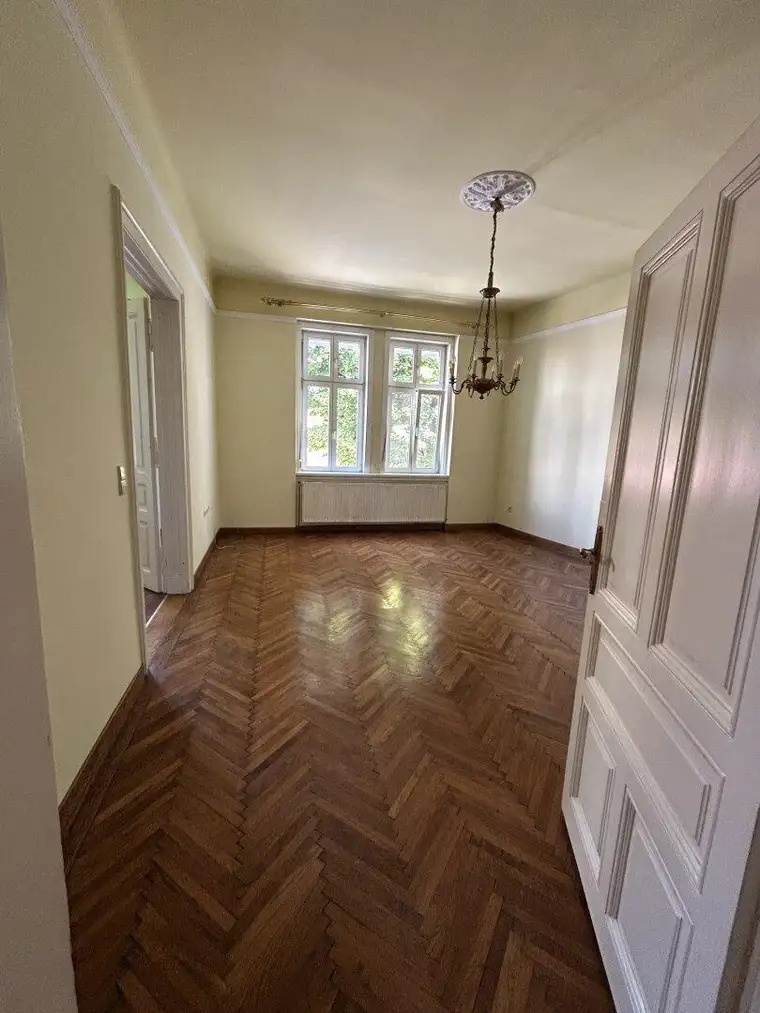Neu renovierte ruhige 3 Zimmer Wohnung - Zentrumsnähe mit Grünblick