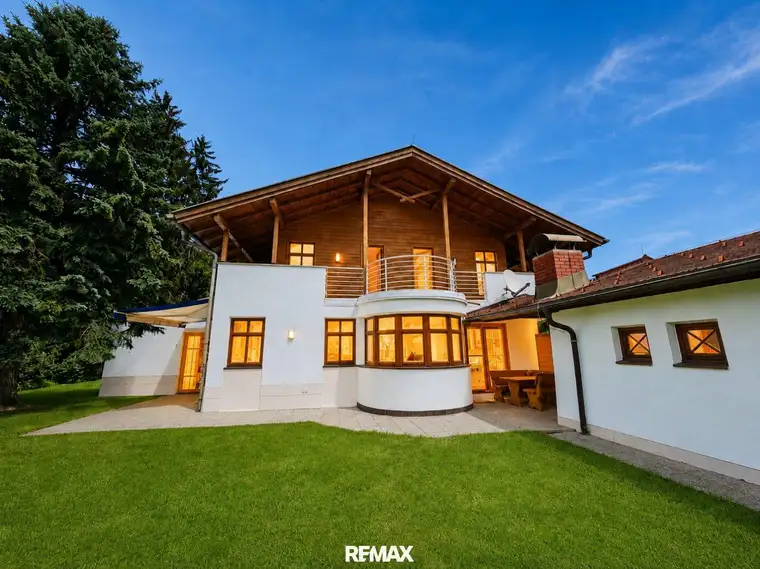 Architektenvilla mit Arztpraxis im Zentrum von Mittersill