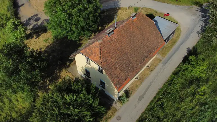 Einfamilienhaus mitten im Grünen!