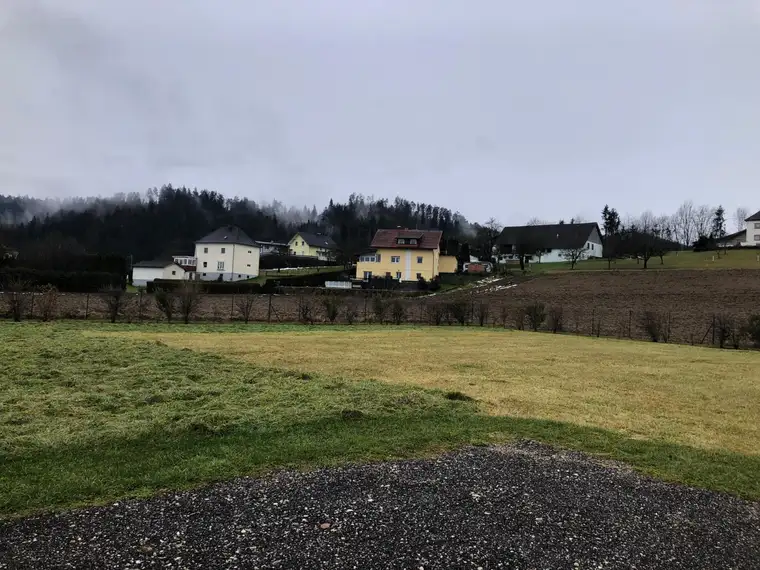 Industriegrundstück noch ca.1.500m2 verfügbar , teilbar , im Gewerbegebiet St.Andrä zu vermieten !