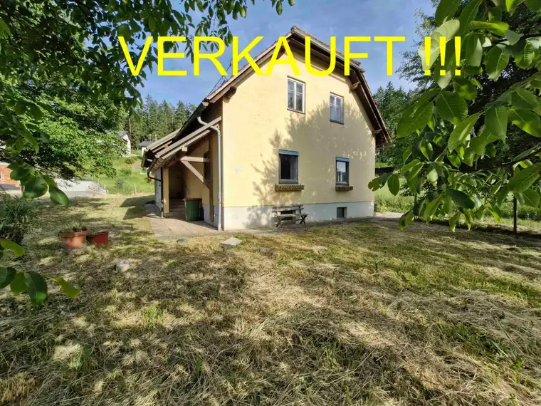 Einfamilienhaus mitten im Grünen!