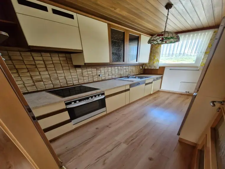 Helle 3-Zimmer Wohnung mit toller Aussicht und Garage!