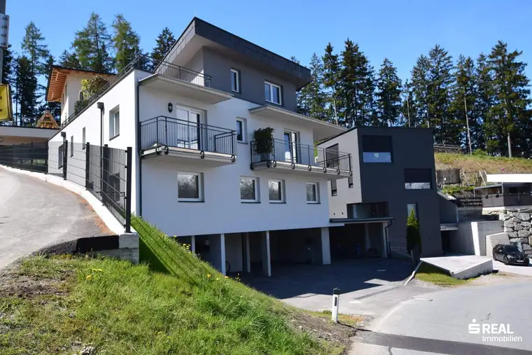 Moderne Erstbezug-Wohnung in Tirol: 25.6 m² mit Balkon &amp; Parkplatz für nur € 175.500,-!