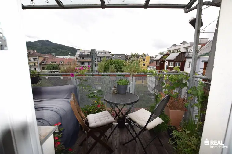 Maisonette-Wohnung mit Charme in Innsbruck - 109 m² für € 725.500,-, auf der 4. Etage mit Balkon! - Garagenbox optimal
