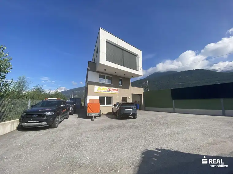Richard Schuchter, s REAL - Innsbruck - Zentrale