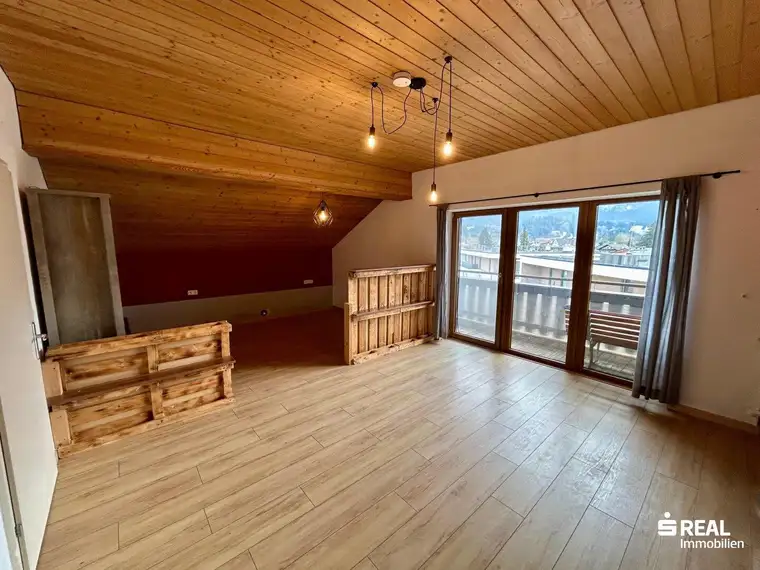 Gemütliche Dachgeschosswohnung mit Bergblick in Reutte