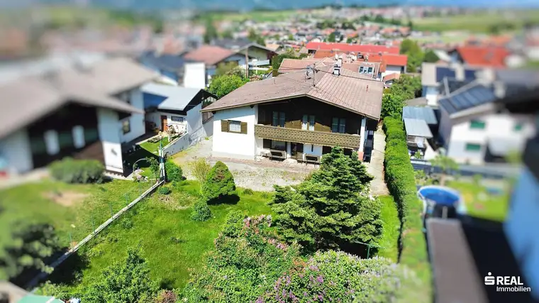 Mehrgenerationenhaus/ Pension mit großem Garten, Terrasse, Balkon, Garage, Keller und vielem mehr