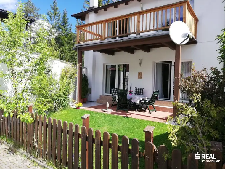Charmantes Doppelhaus in Steinberg am Rofan mit Garten und Garage