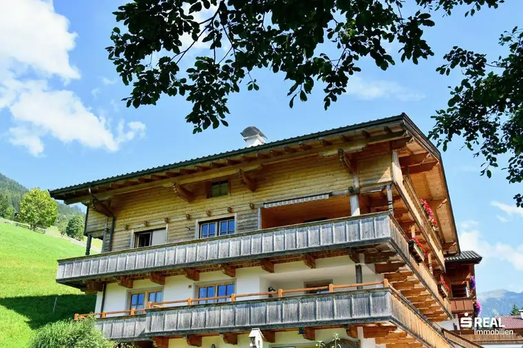 Exklusive 144 m² Wohnung mit 114 m² Balkon und Terrasse nahe der Pöglbahn