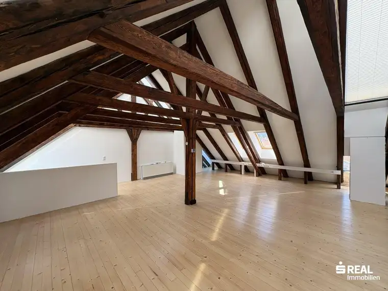 SCHÖNE BÜRO- BZW. ATELIERRÄUME