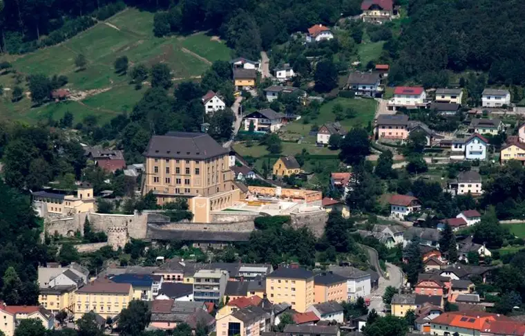 STEYREGG- PERSONAL ODER MITARBEITERHAUS