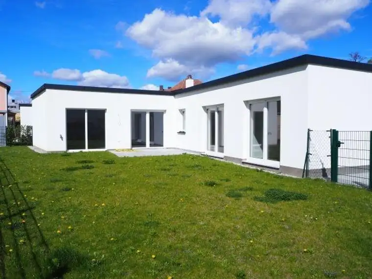 ERSTBEZUG - Einfamilienhaus mit Terrasse, Garten und Parkplatz in Kirchberg am Wagram zu vermieten