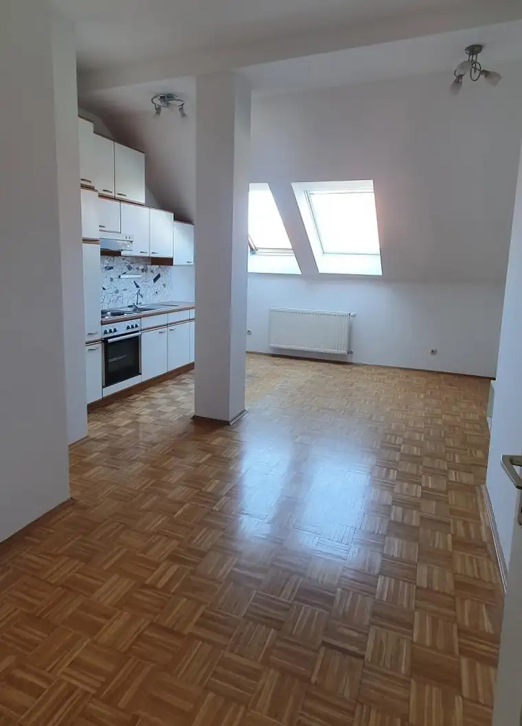 Merangasse in St.Leonhard! Hofseitige Anleger-Dachgeschosswohnung! Befristet Vermietet!