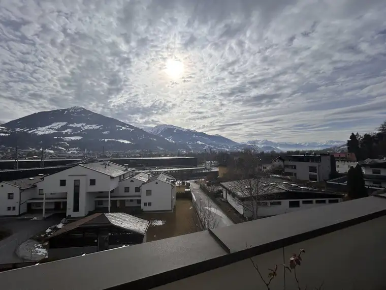 Fritzens: 91 m² Südterrassen-Wohnung mit Kachelofen - 2 Minuten zum Bahnhof Fritzens