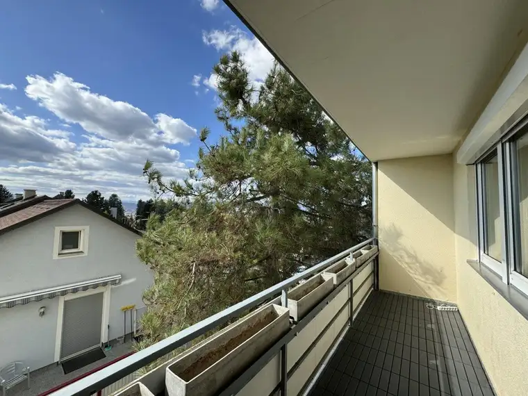 Waltendorf! Charmante 2 Zimmerwohnung mit Westloggia und Stadtblick!