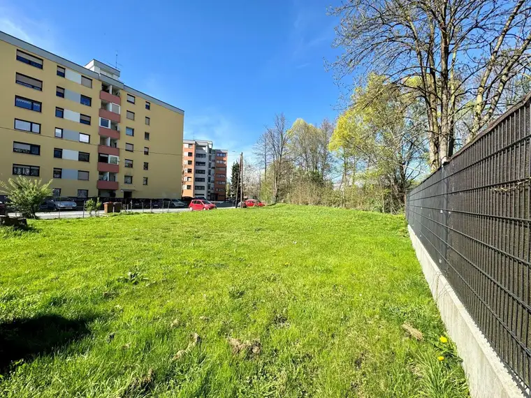 Baugrundstück mit genehmigter Baubewilligung für drei Wohneinheiten in Feldkirchen b.Graz!