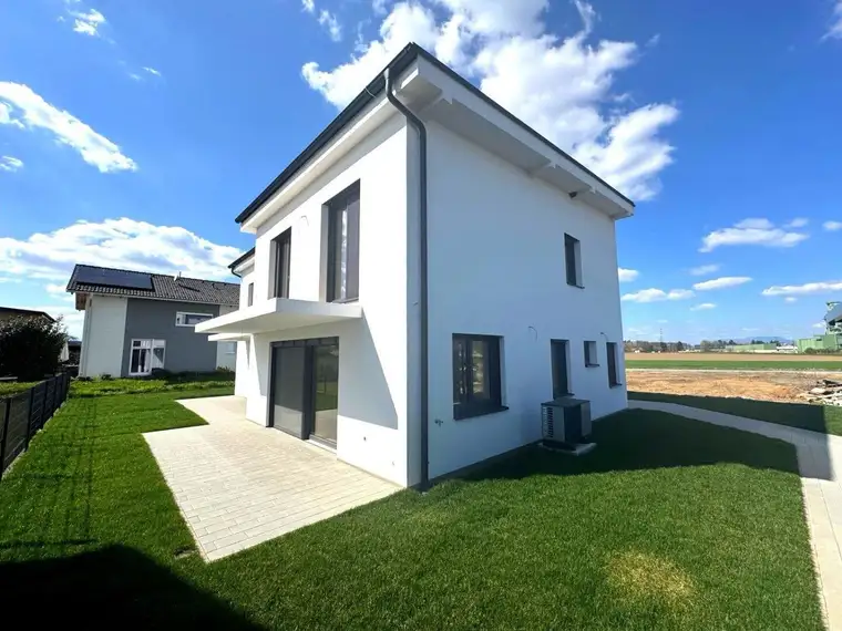 Sonnige Doppelhaushälfte mit Doppelcarport, Kellerersatzraum und großer Südterrasse!