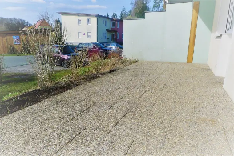 Unterpremstätten - sehr nette, gepflegte 2 1/2 Zimmer-Gartenwohnung mit Parkplatz !