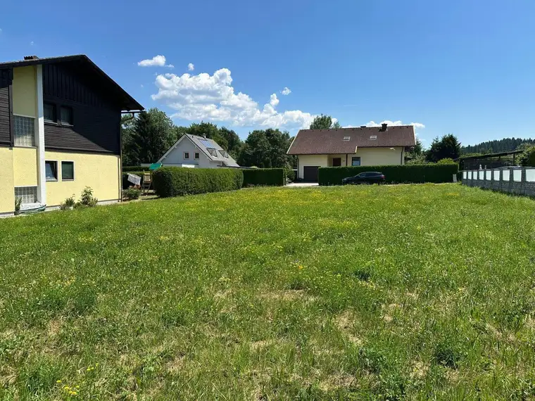 TRAUMHAFTES GRUNDSTÜCK IN RUHIGER LAGE!