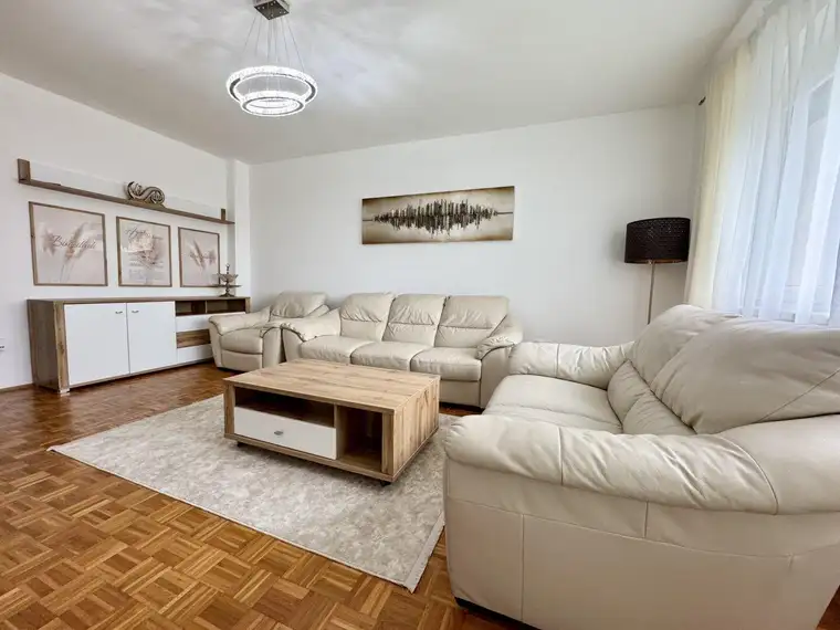 Stilvolle 3-Zimmer-Wohnung mit Loggia in Kalsdorf bei Graz