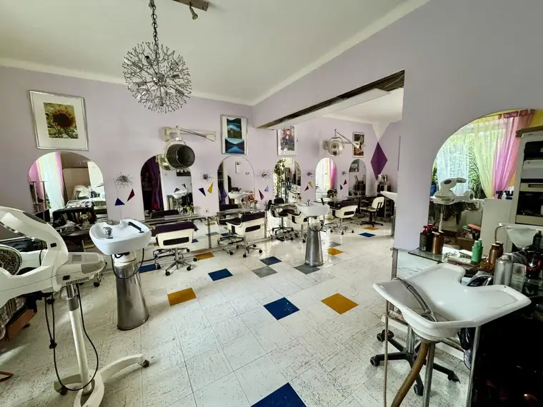 Gewerbeobjekt in Top-Lage von Knittelfeld – etablierter Friseursalon mit Entwicklungspotenzial