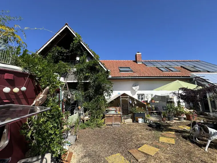 Mehrfamilienhaus / Einfamilienhaus in Gleisdorf 3 Wohneinheiten | ca. 320,92 m² Wohnfläche | 12 Zimmer | ca. 1.849 m² Grundstück