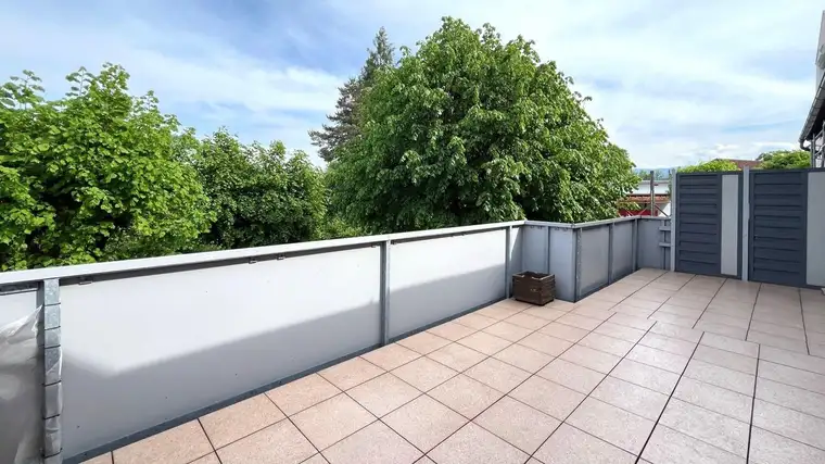 Sehr hübsche Wohnung mit 26 m² Terrasse in Puchheim