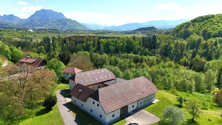 Residenz der Extraklasse: Historischer Charme, modernes Design und ein privater Badeplatz