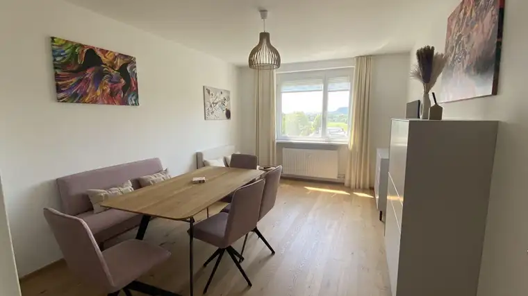 Toplage – stilvoll sanierte Wohnung mit Ausblick