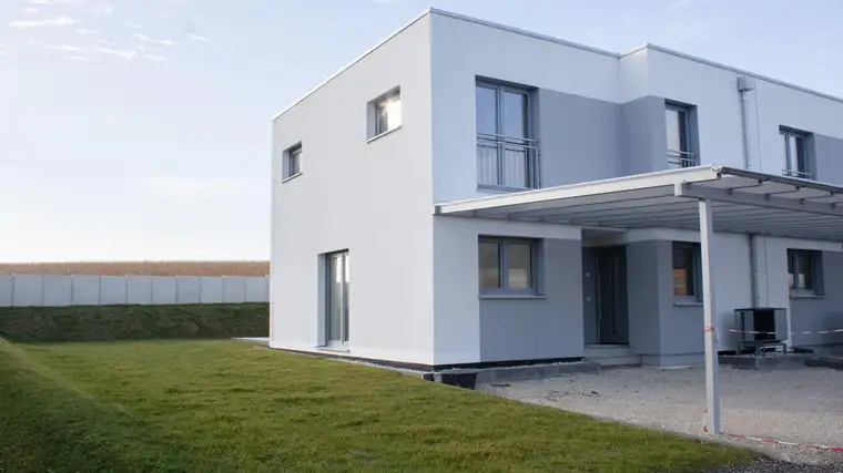 Schlüsselfertig &amp; provisionsfrei: Hochwertiges Eckreihenhaus zum Erstbezug