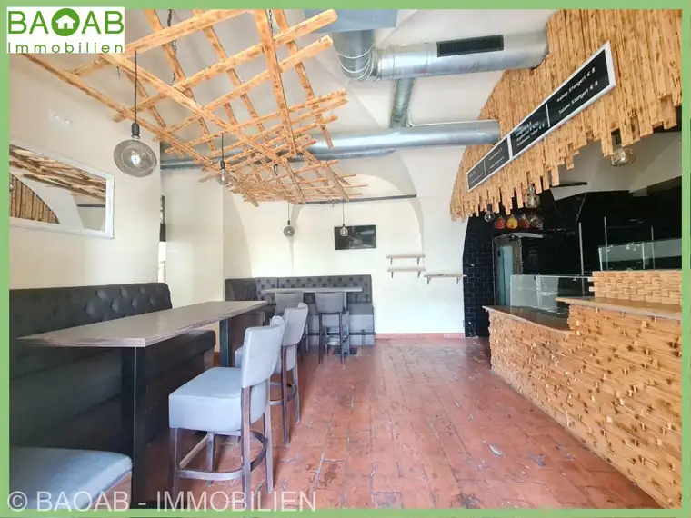 Café/Bar mit Vollausstattung &amp; großer Terrasse – sofort betriebsbereit
