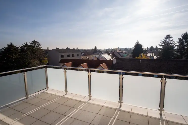 Dachgeschossmaisonettewohnung - 3 Zimmer - Terrassenhit