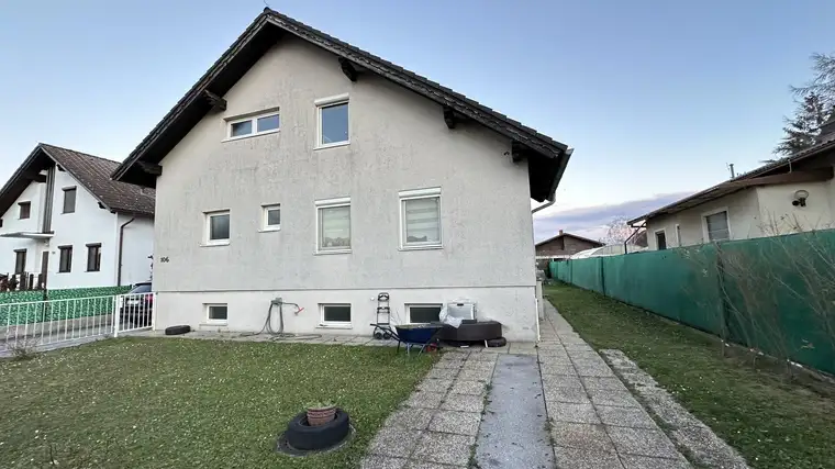 Großes Einfamilienhaus mit 8 Zimmern - direkt an der Wiener Stadtgrenze