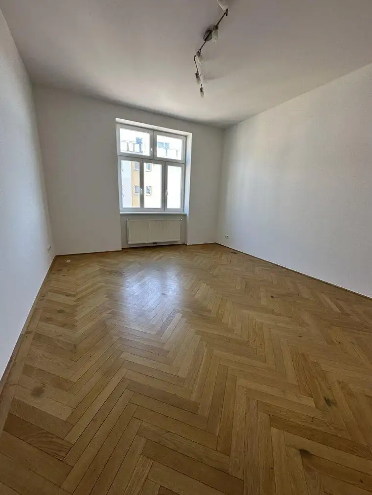 sanierte 2 Zimmerwohnung - Leopoldauer Str. 66