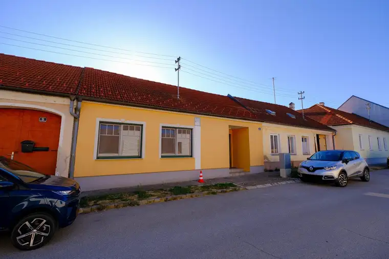 Idyllische Wohnmöglichkeit mit Landwirtschaftlichen Charakter