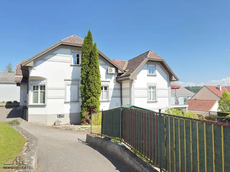 Repräsentative Villa mit Pool in Steinakirchen!