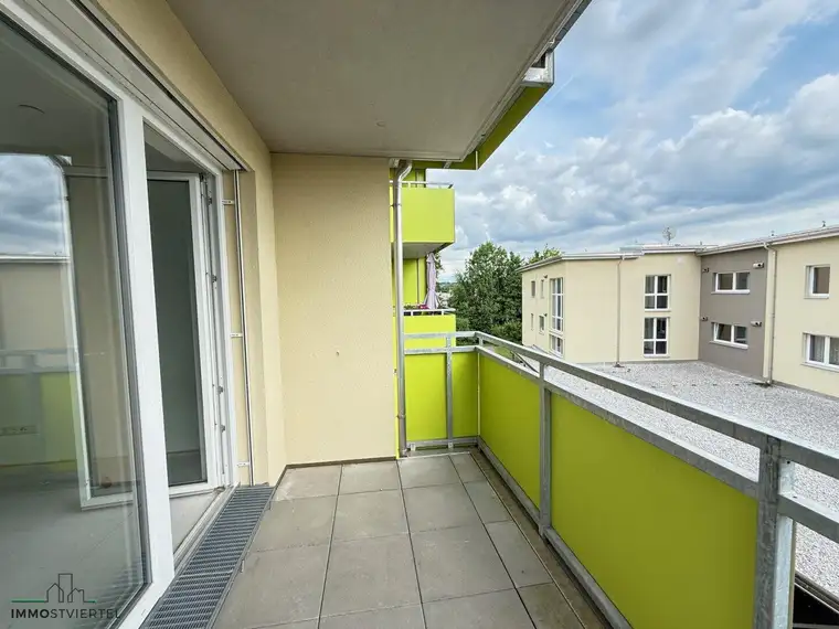 Große Wohnung mit Balkon in zentraler Lage in Ybbs!