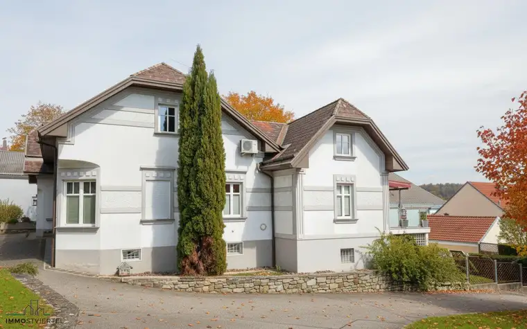 Stilvolles Haus mit Pool im Zentrum von Steinakirchen!