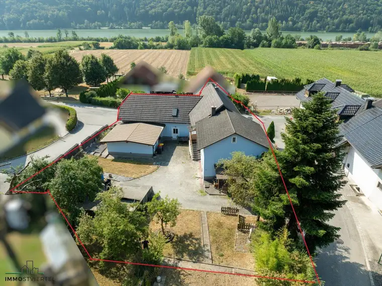 Großzügiges Teilsaniertes Haus mit Potenzial!