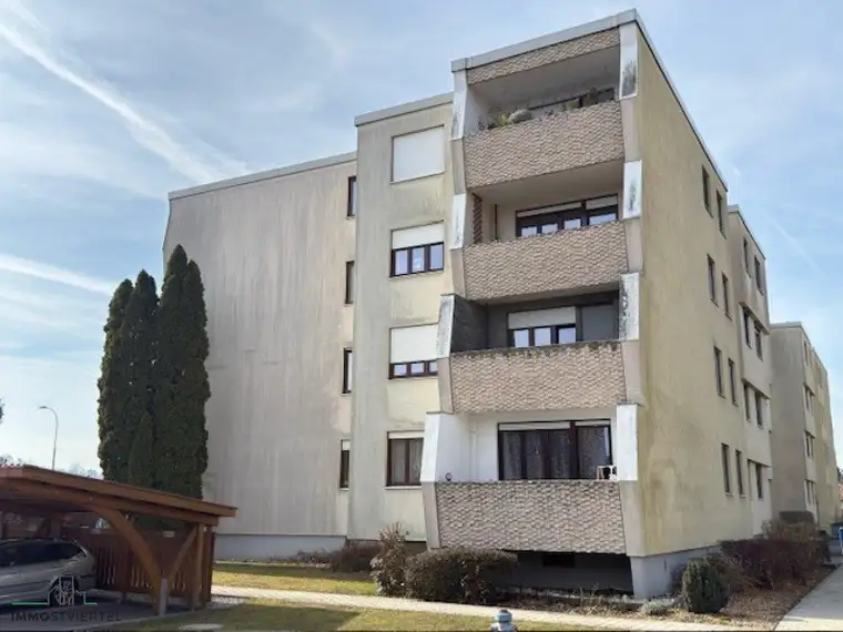Eigentumswohnung mit Loggia im ersten Stock!