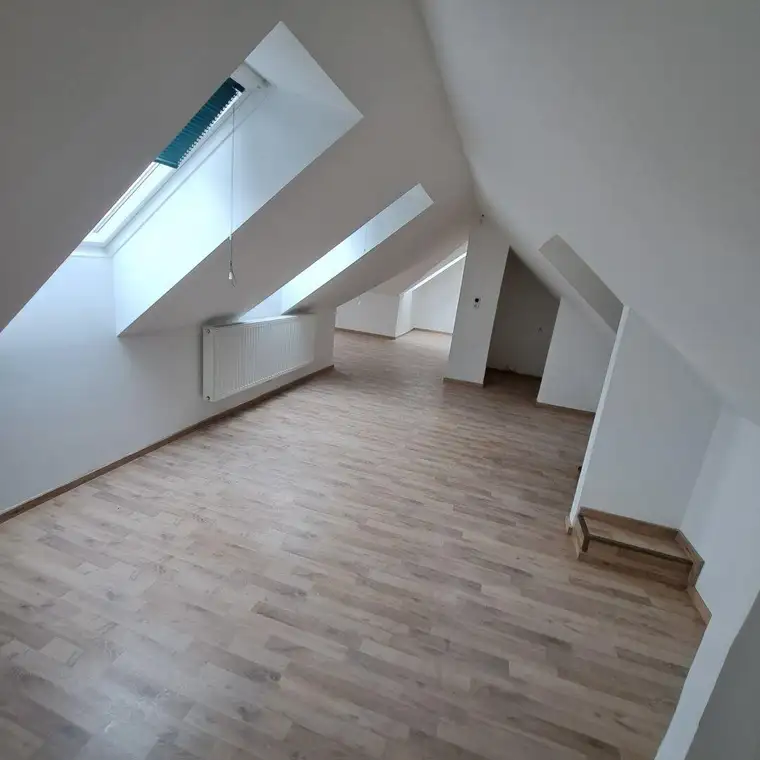 Charmante 5-Zimmer-Maisonette mit Terrasse im Itzling - auch für Studenten als 4er-WG ideal