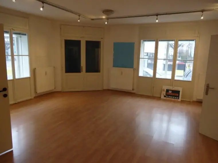 Zentral gelegenes großzügiges Büro/Praxis in Andräviertel