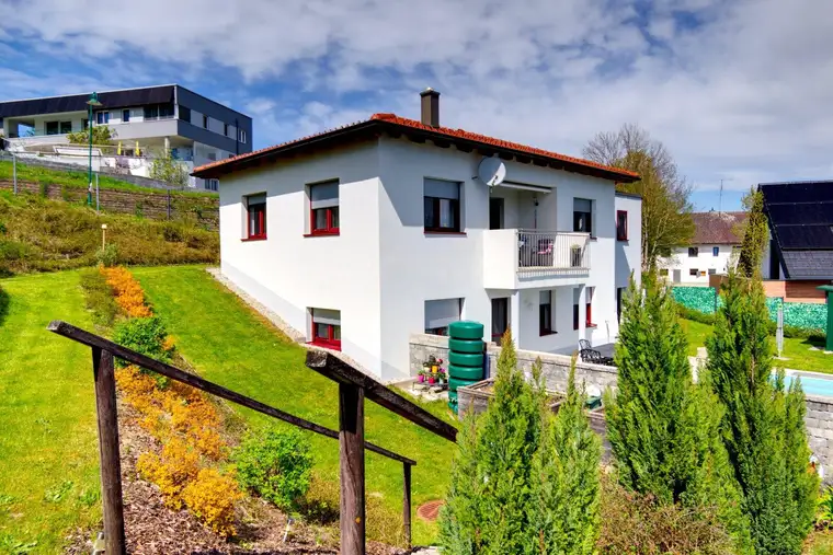 NEUER PREIS, Jetzt müssen Sie schnell sein: Perfekt für Familien: Großzügiges Haus mit Pool &amp; Garten