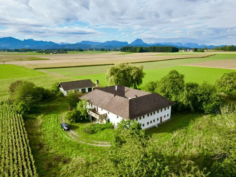 Einzigartiger Vierkanthof in Pettenbach mit ca. 7.084 m² Grund &amp; Salzkammergut-Panoramablick!