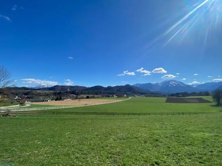Traumhaftes Baugrundstück in sonniger Lage mit Bergblick