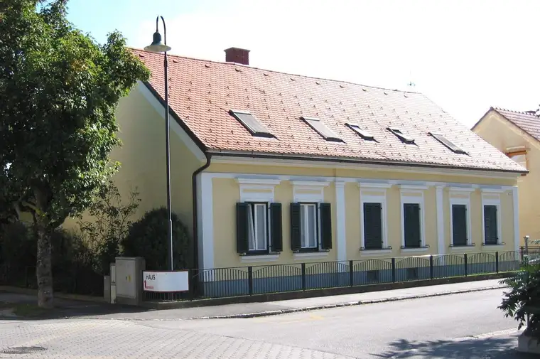Geräumiges Einfamilienhaus in Fürstenfeld – Vielseitige Nutzung und zentrale Lage!
